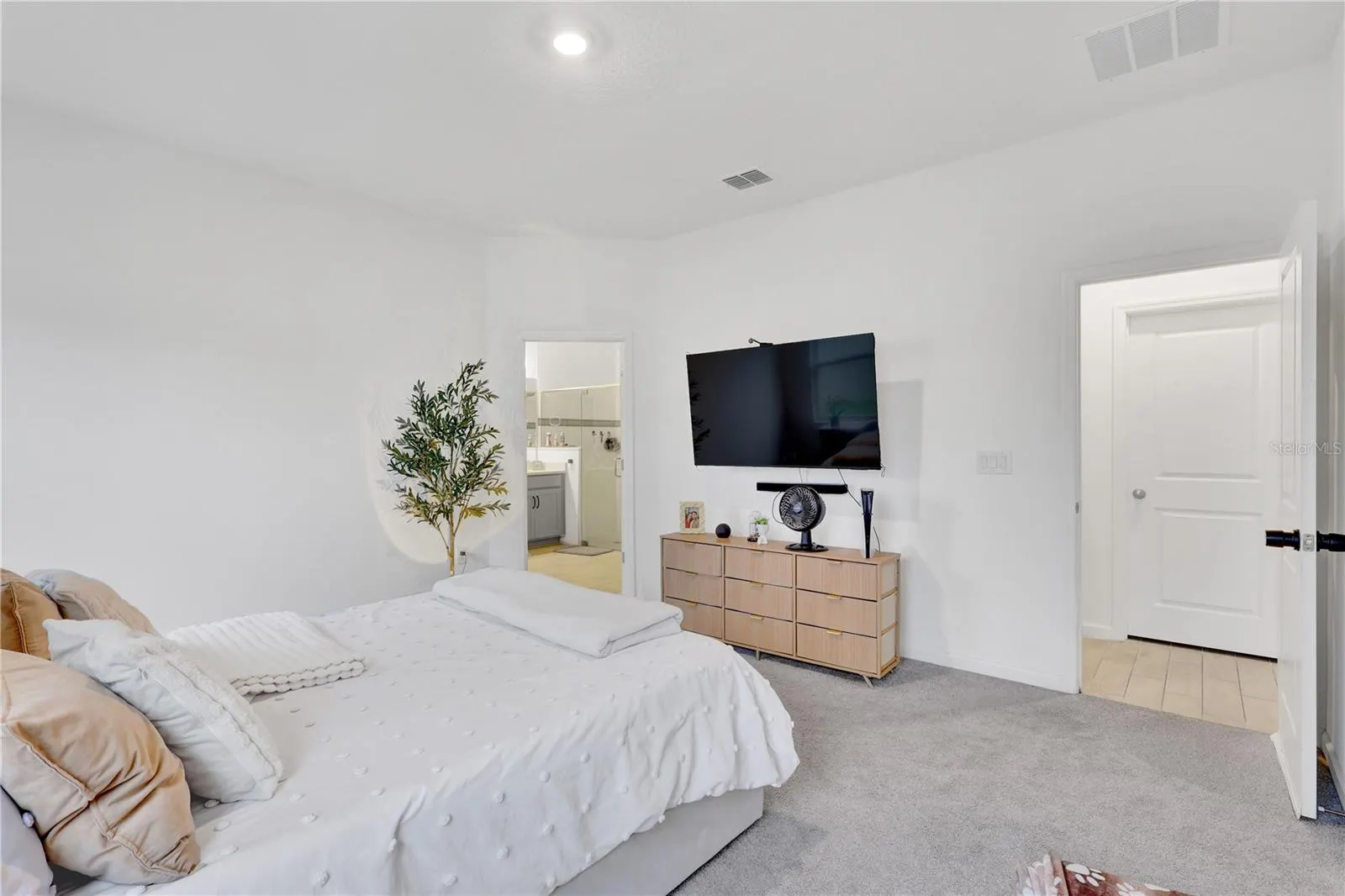 5342 MADDIE DR