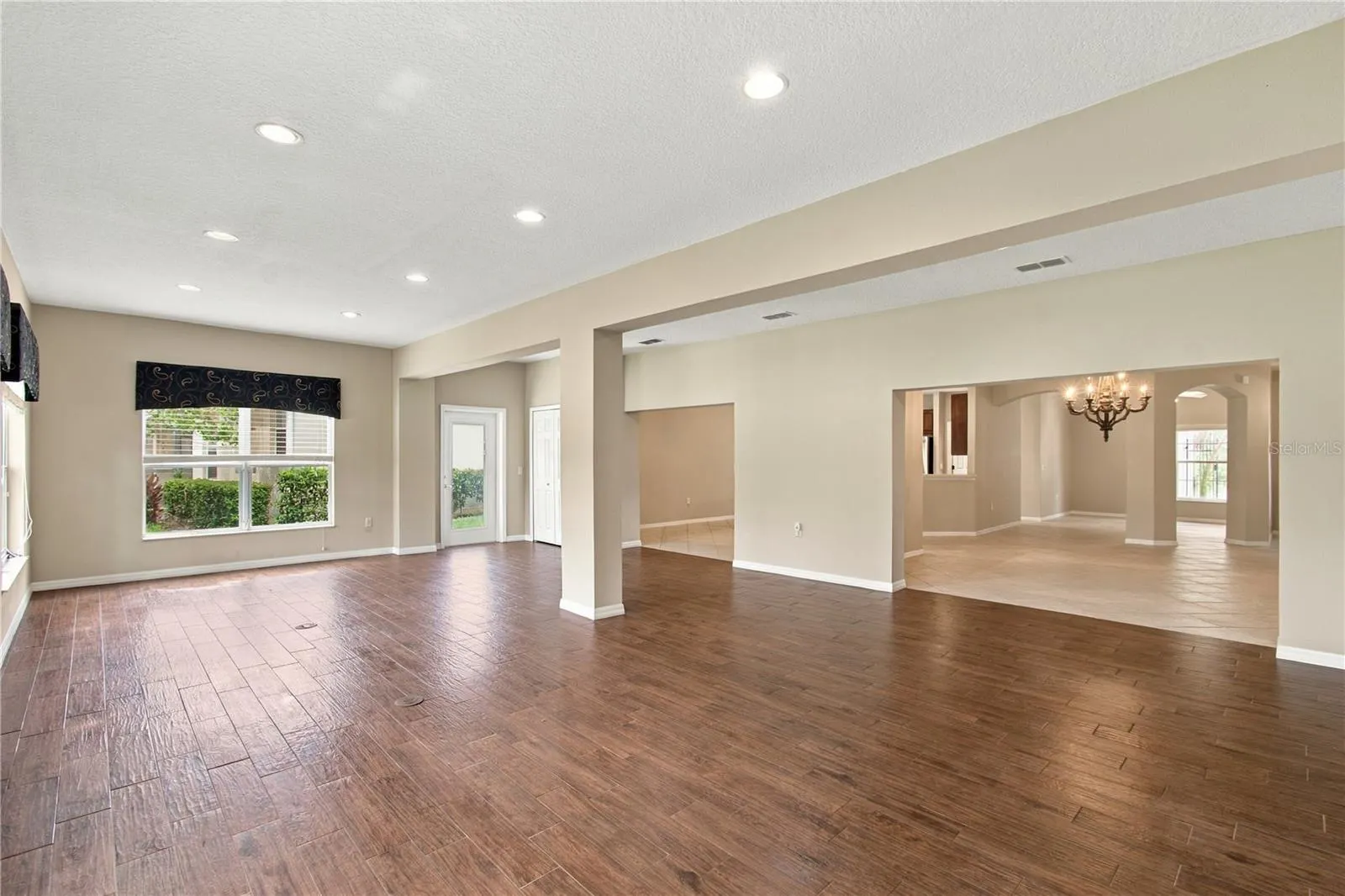 352 HAMRICK DR
