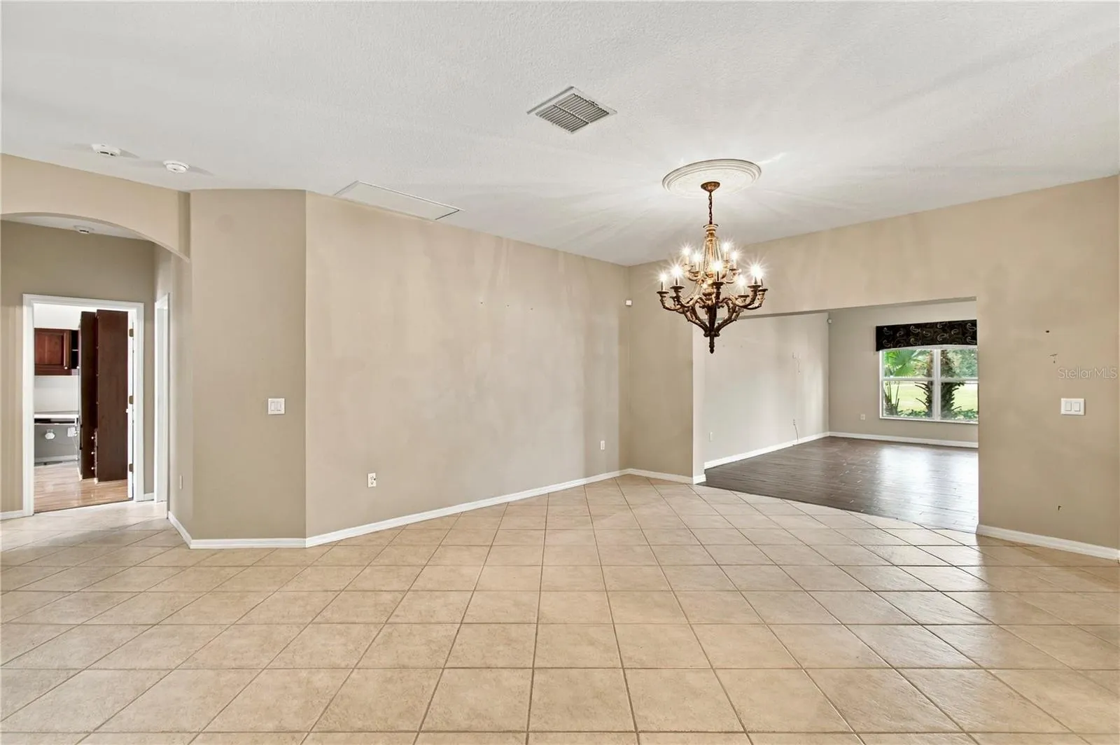 352 HAMRICK DR