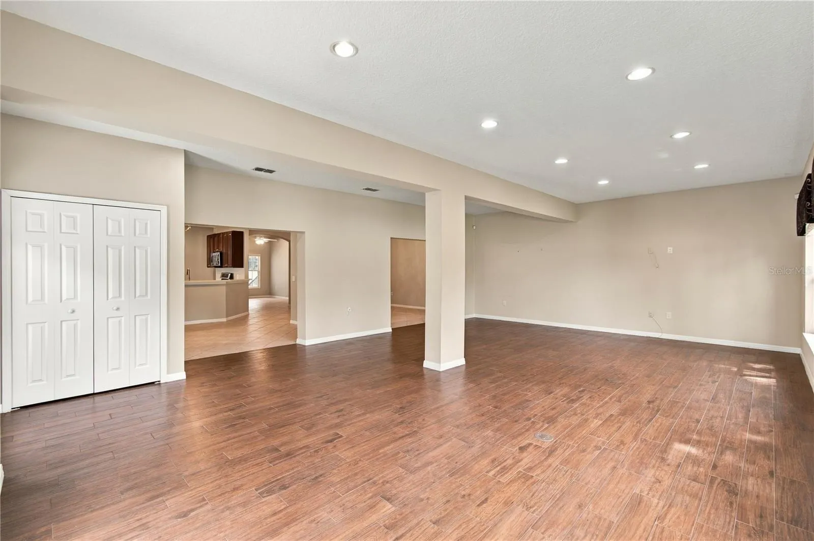 352 HAMRICK DR