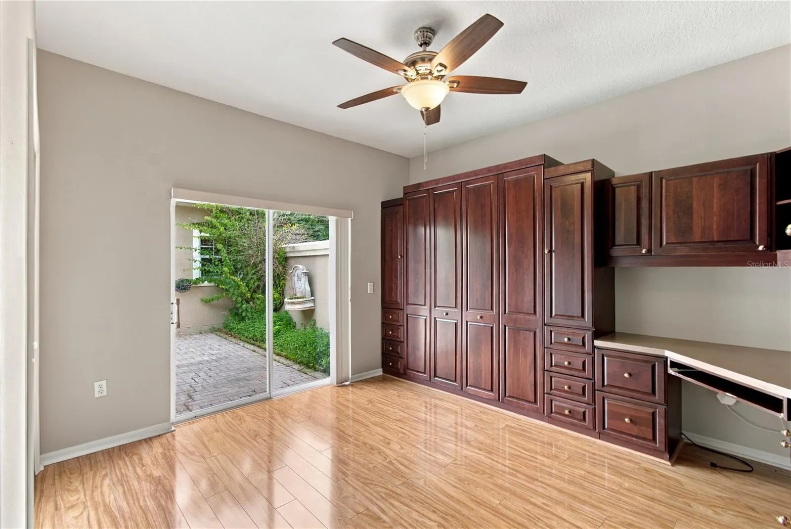 352 HAMRICK DR