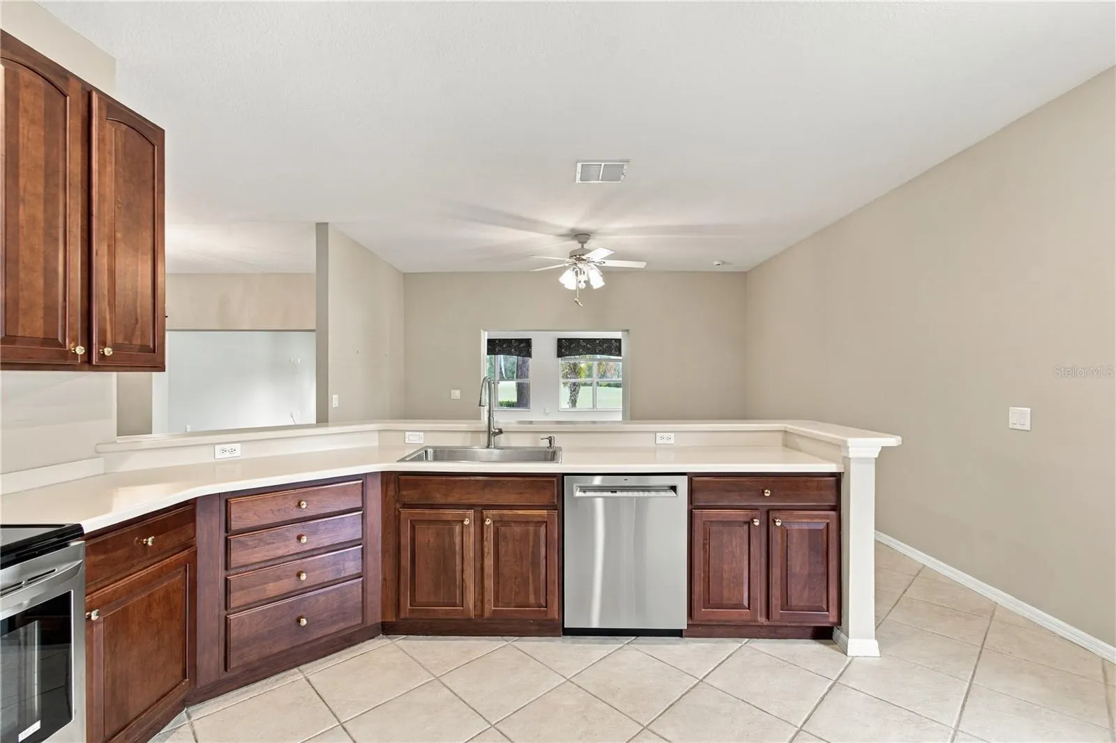 352 HAMRICK DR