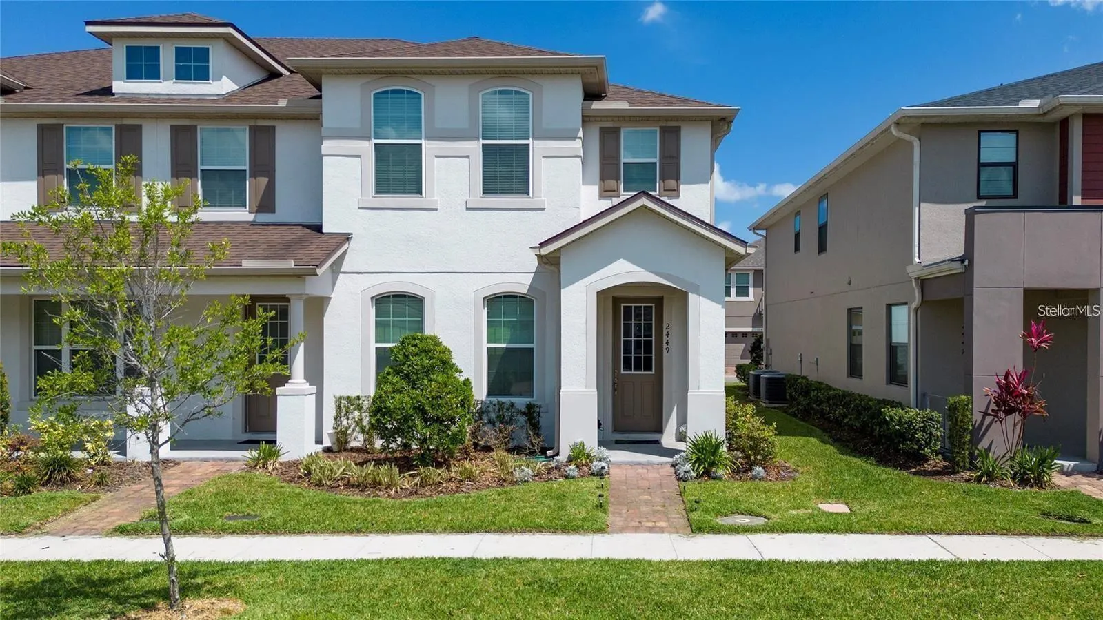 2449 VARENNA LOOP