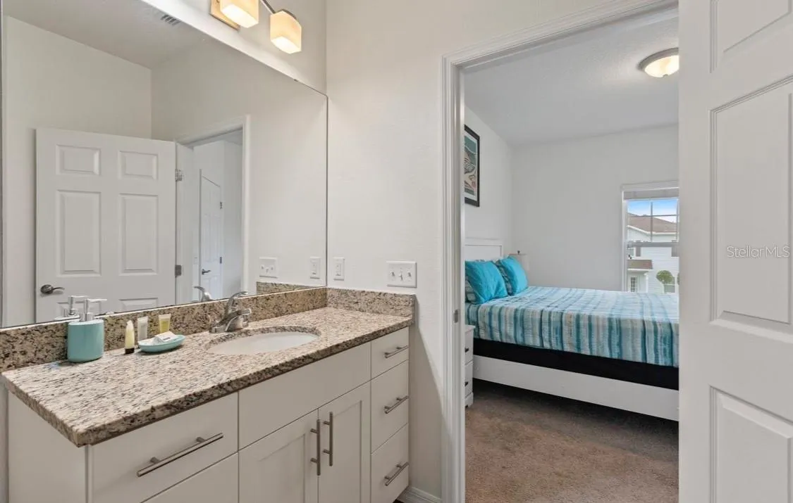 3210 GUANA WAY