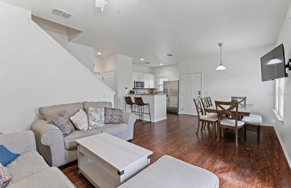 3210 GUANA WAY