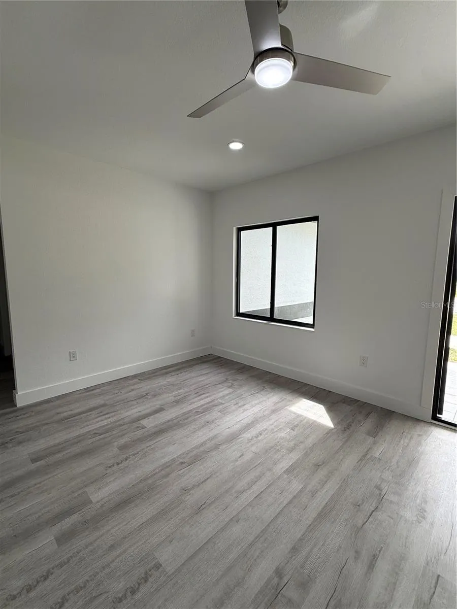 339 ROADRUNNER AVE