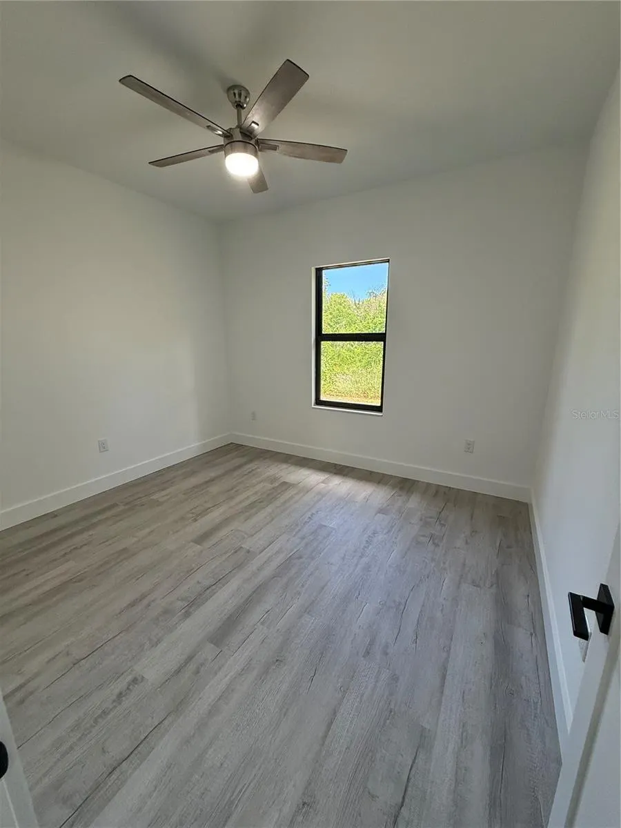 339 ROADRUNNER AVE