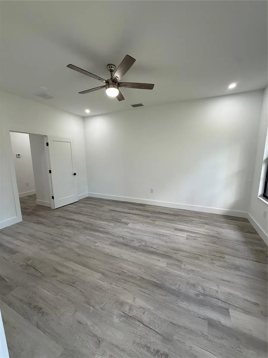 339 ROADRUNNER AVE