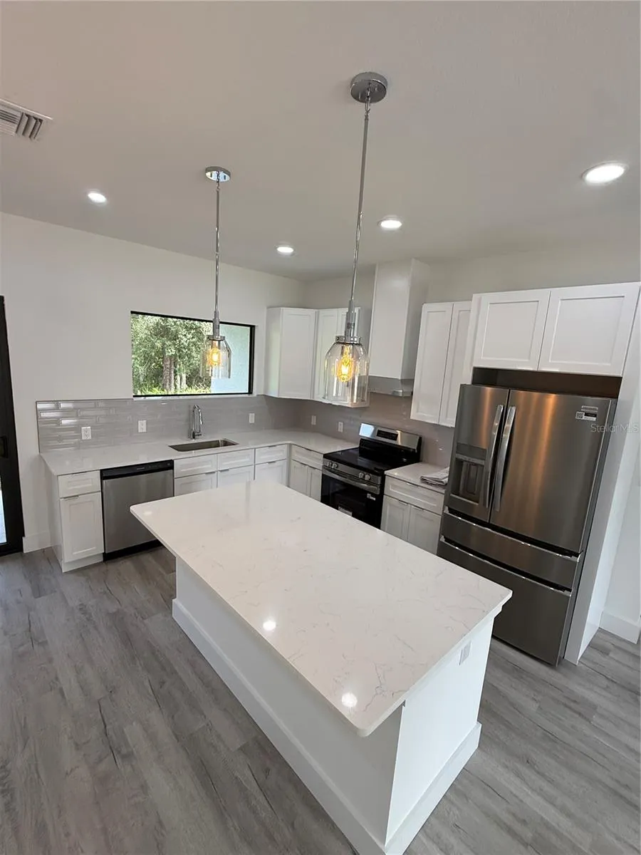 339 ROADRUNNER AVE