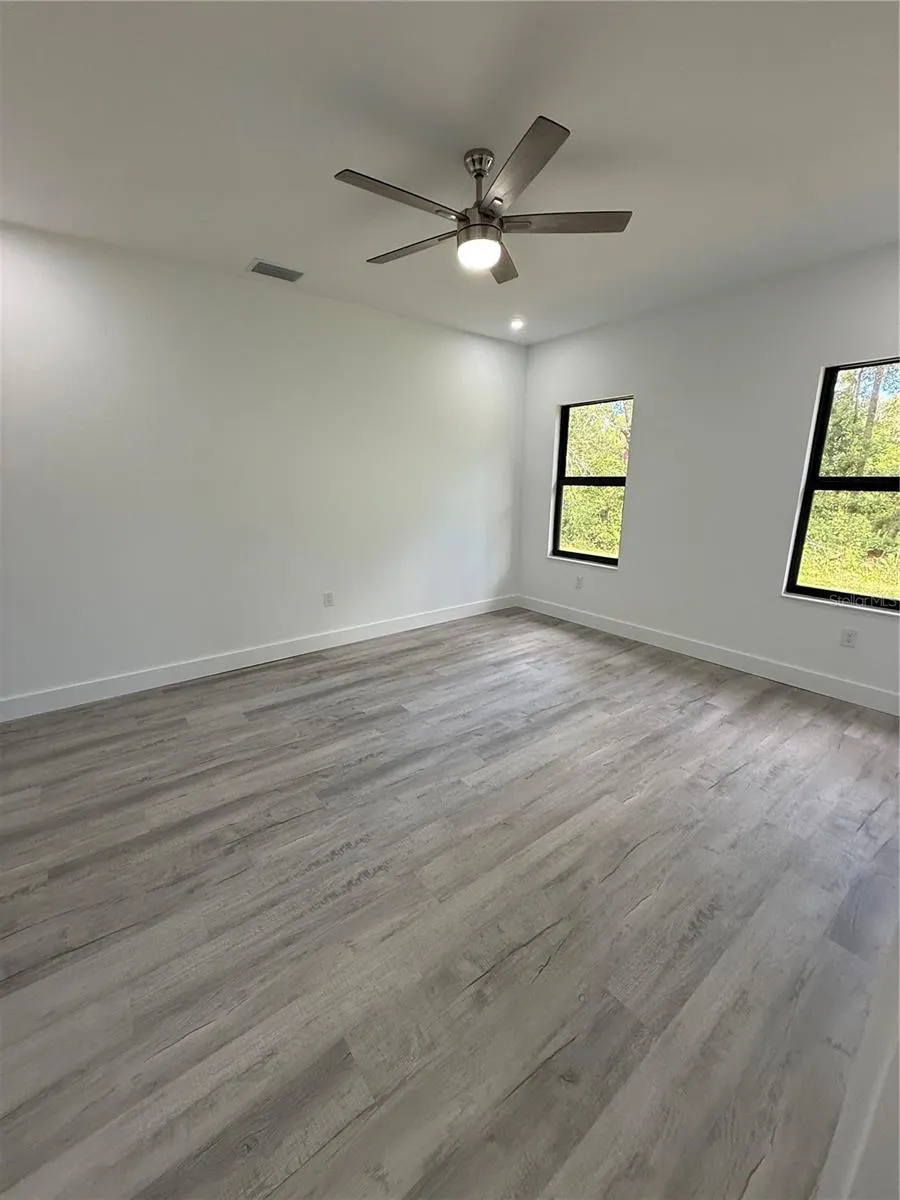 339 ROADRUNNER AVE