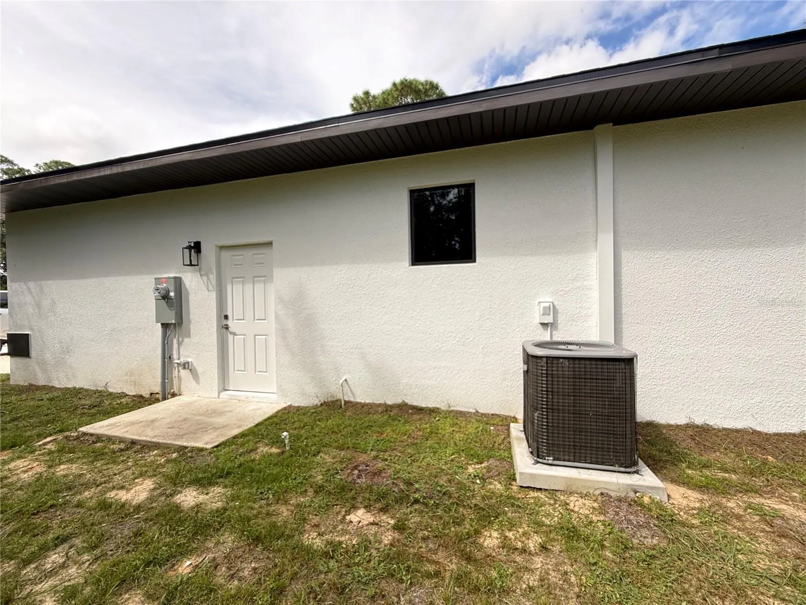 339 ROADRUNNER AVE