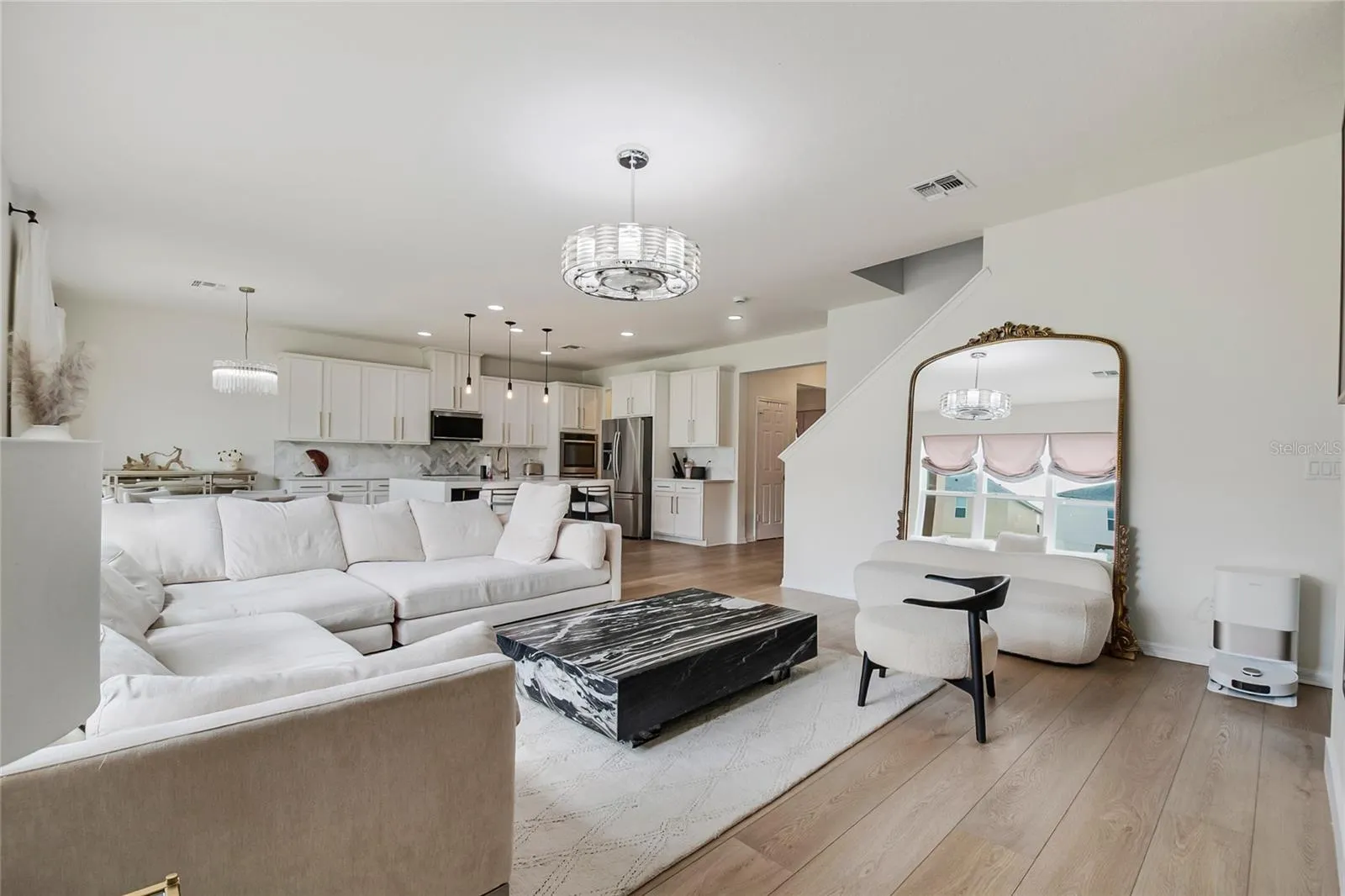 3761 MT VERNON WAY