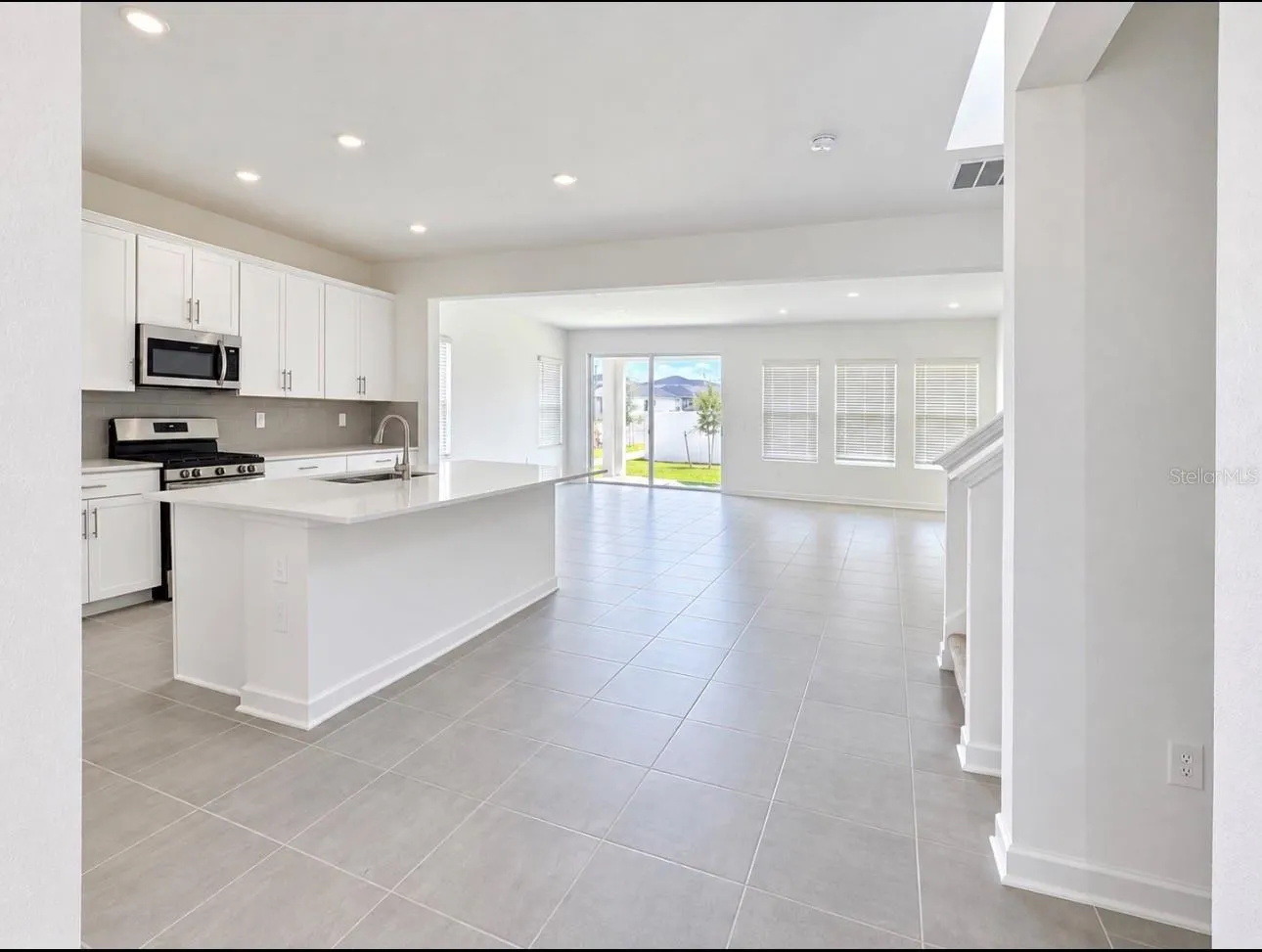 5554 FIONA LN