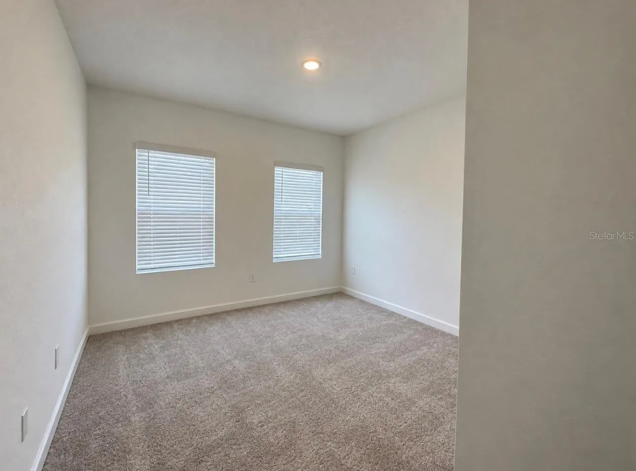 5554 FIONA LN