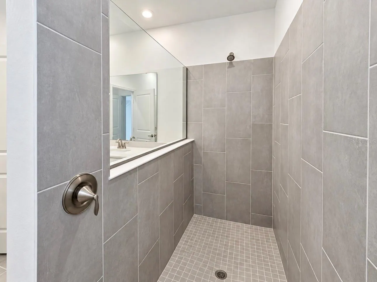 5554 FIONA LN