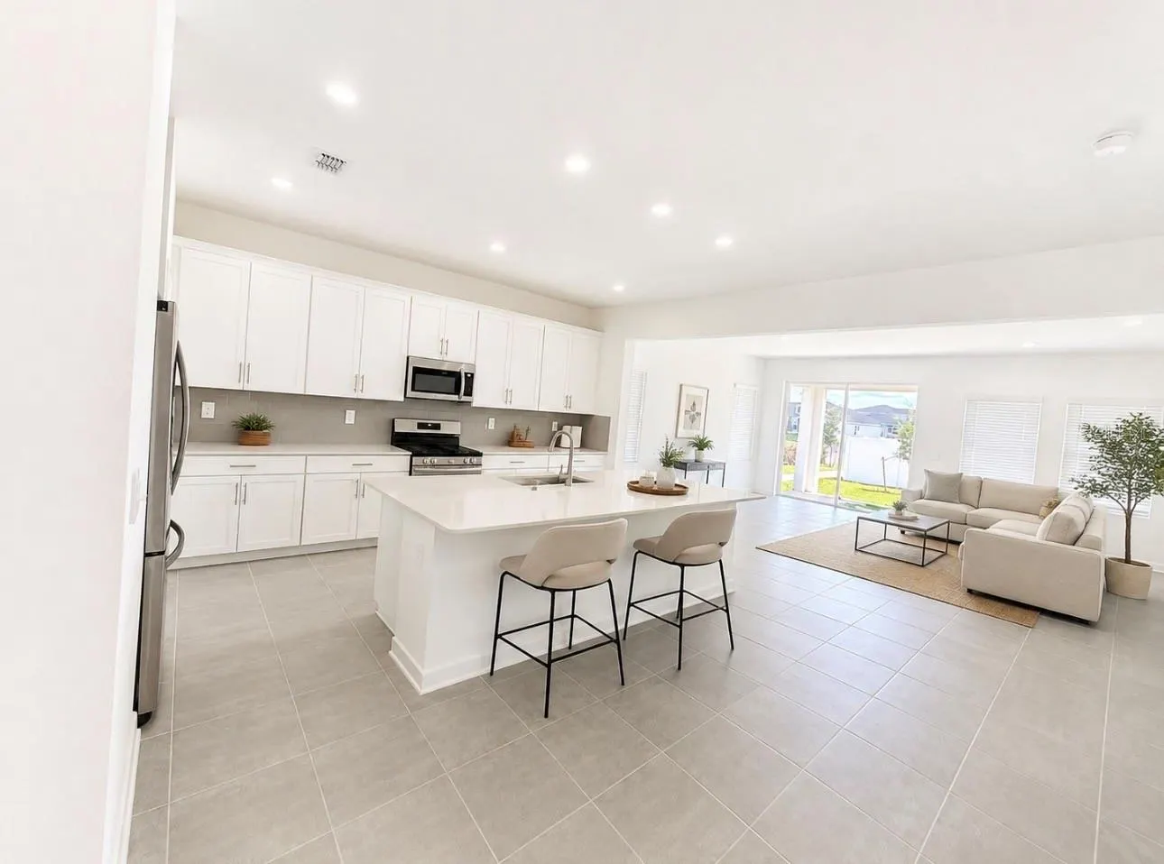 5554 FIONA LN
