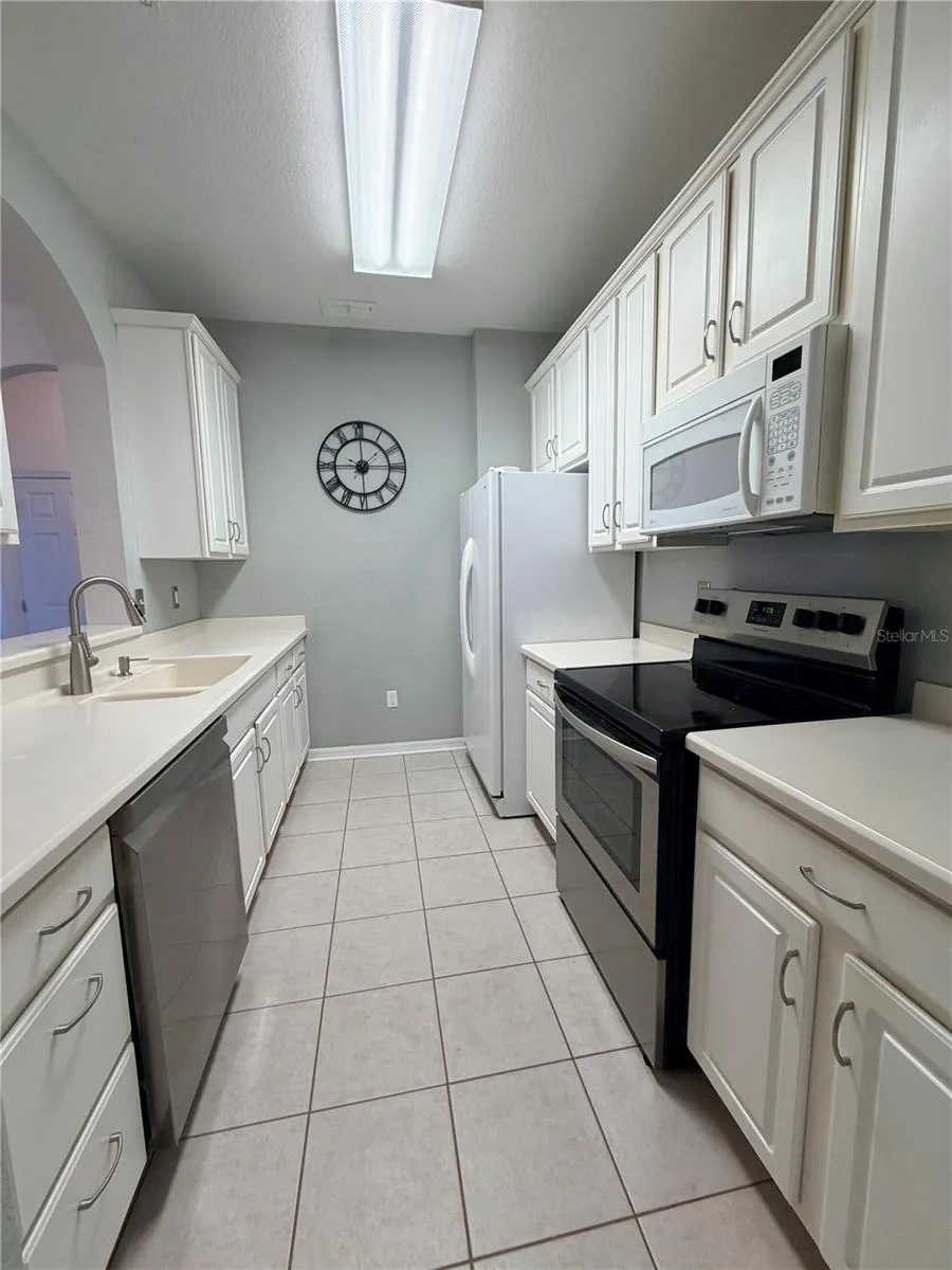 8300 PORTOFINO DR #102 #102