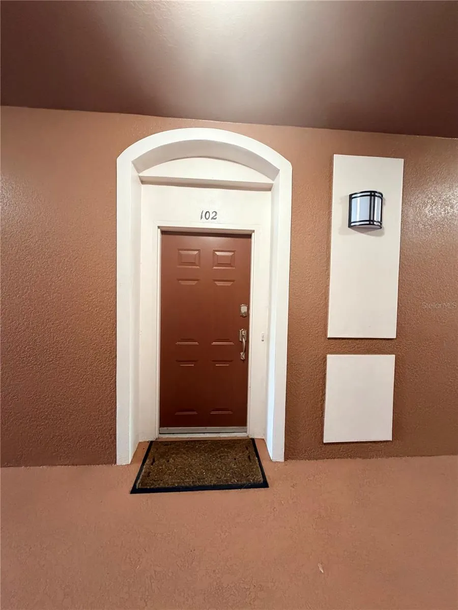 8300 PORTOFINO DR #102 #102