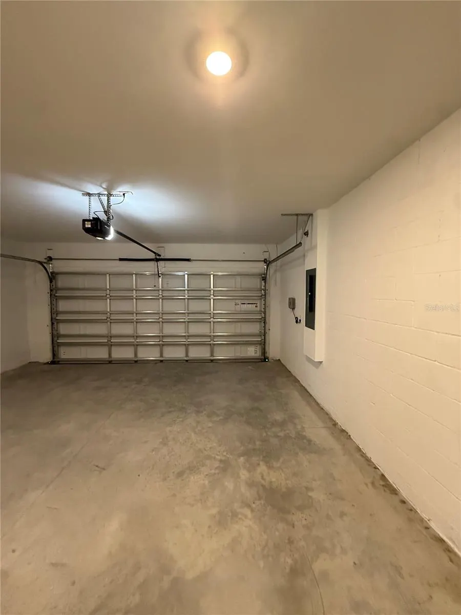 6233 BOTTICELLA BOULEVARD