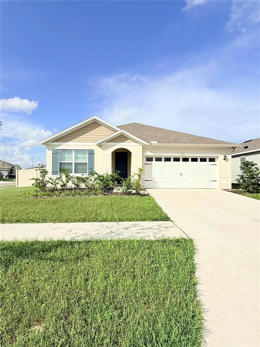 2105 CORSO DR