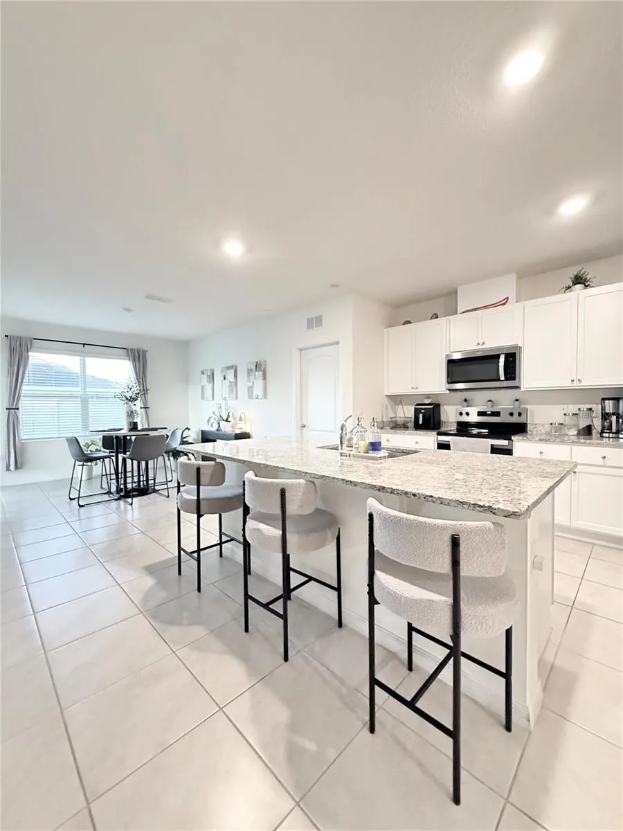 2105 CORSO DR