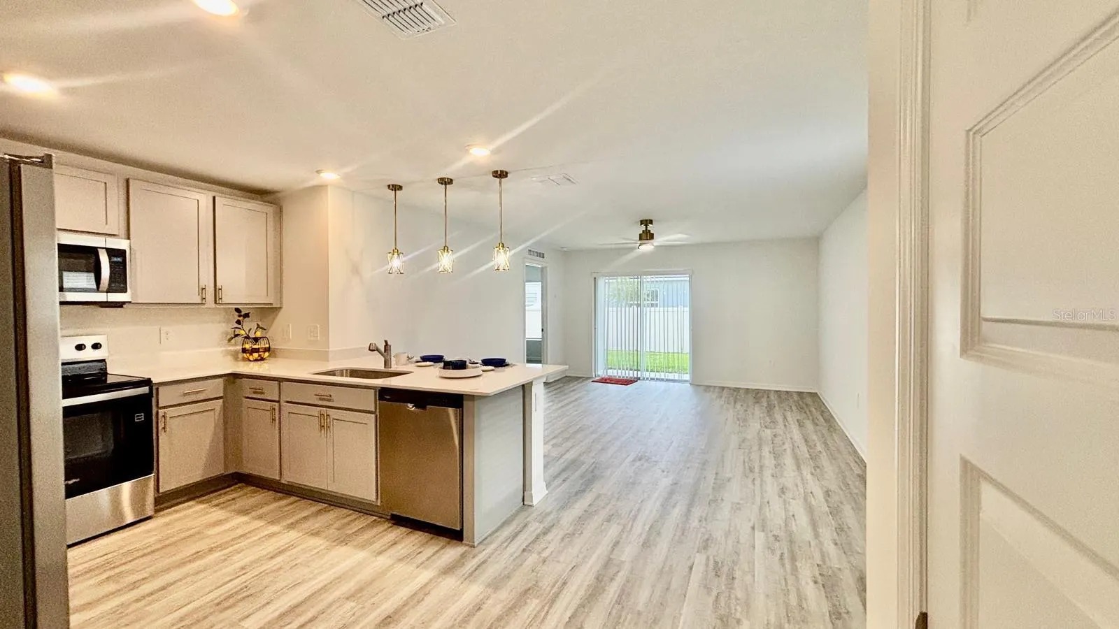 3022 VICEROY CT