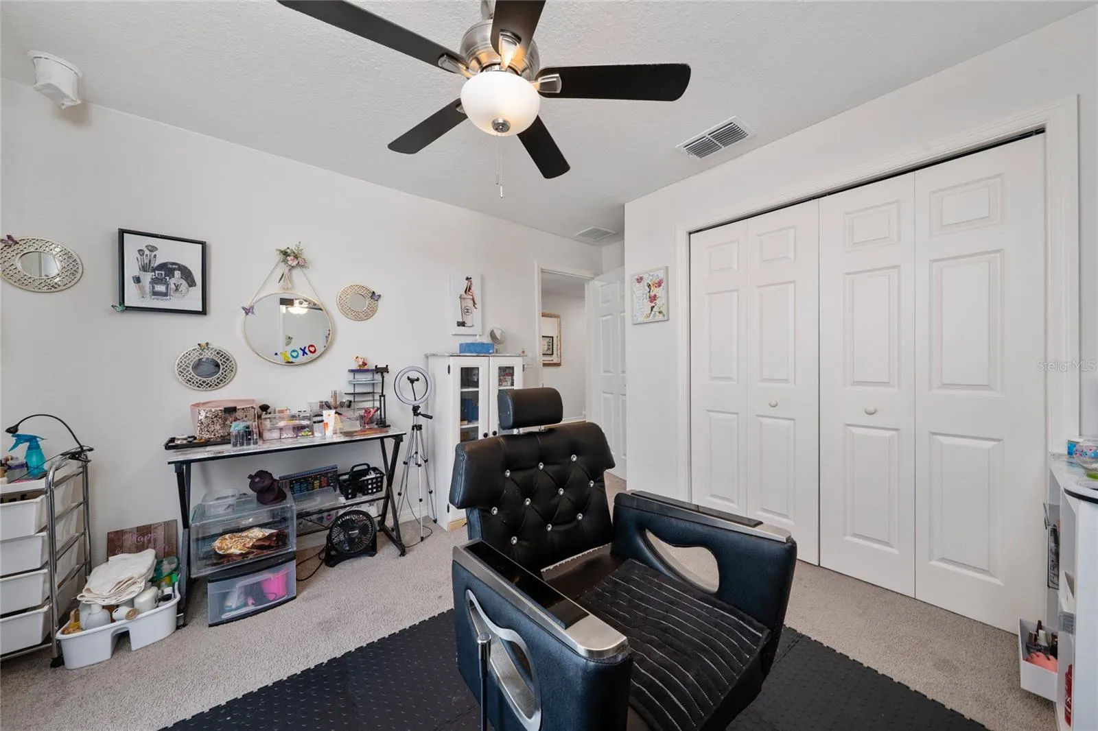 1563 EUCALYPTUS WAY