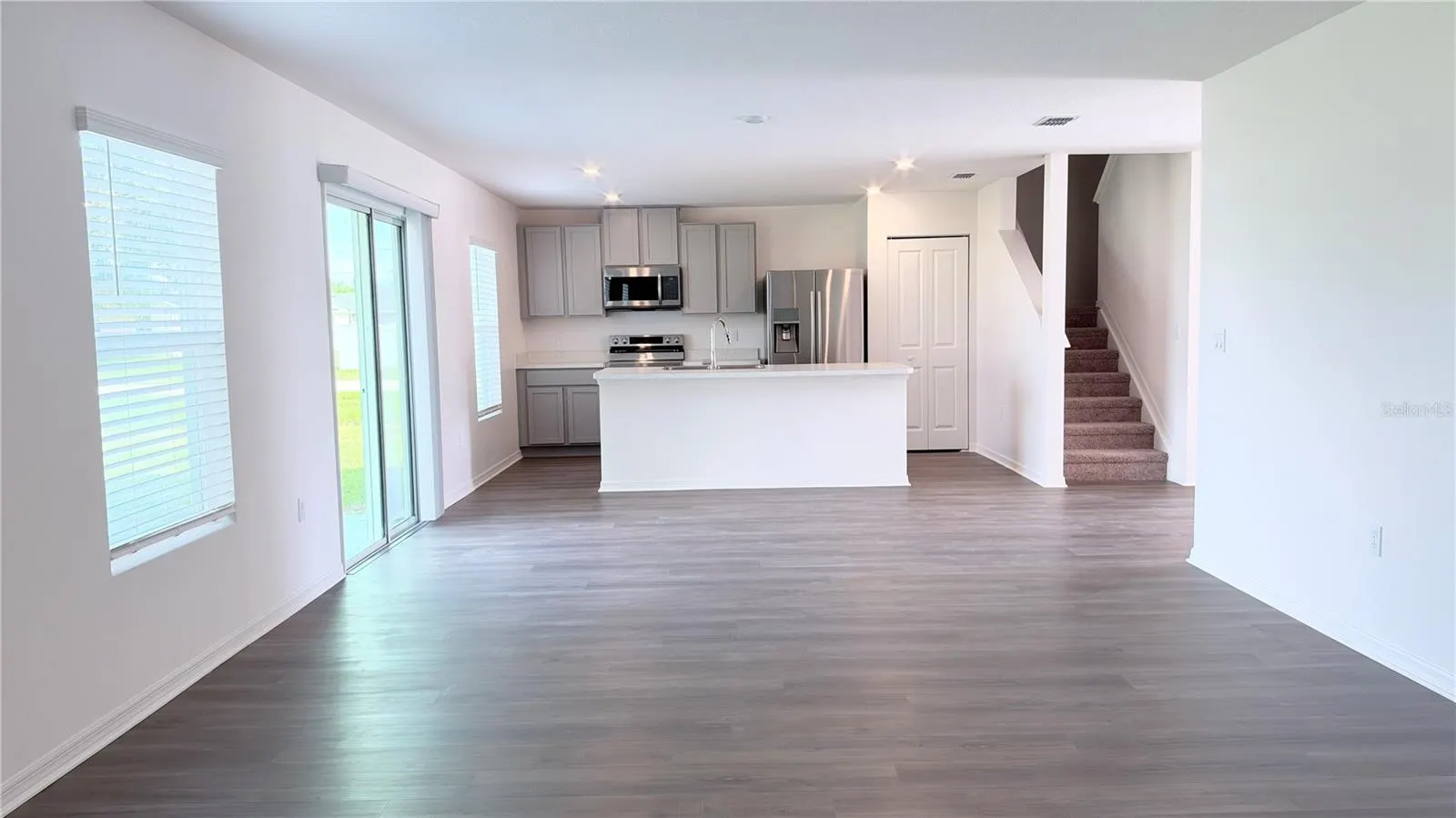 801 OGNON CT