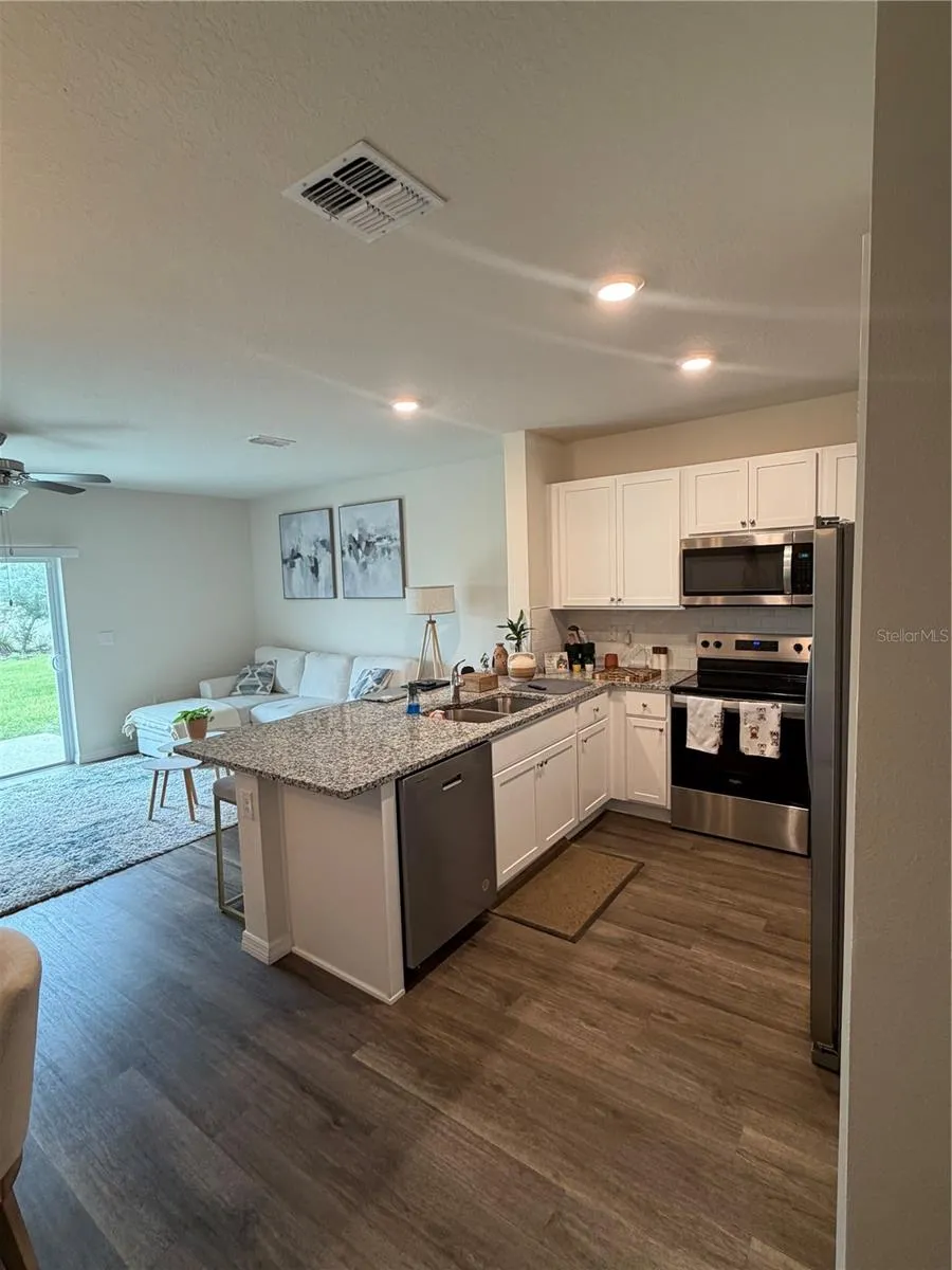1241 BALSAM DR