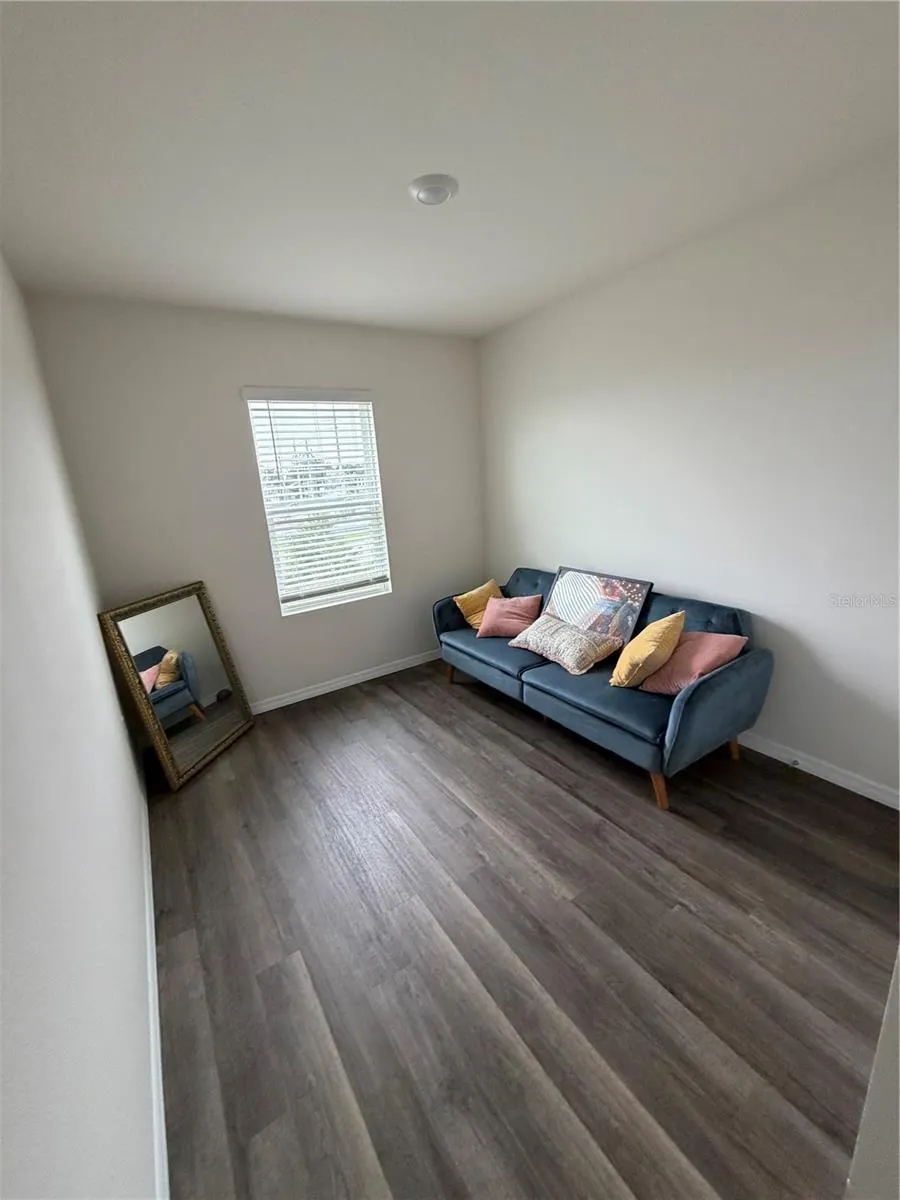 1241 BALSAM DR