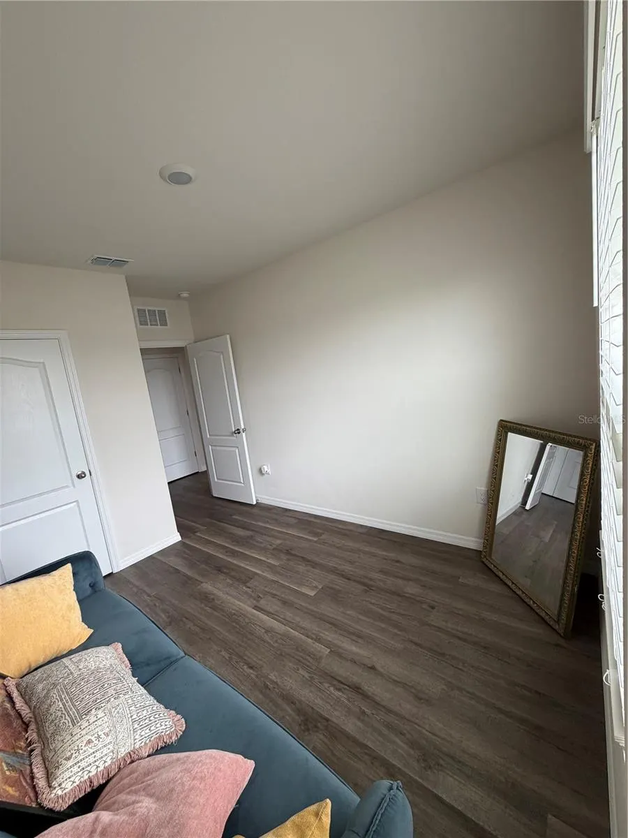 1241 BALSAM DR
