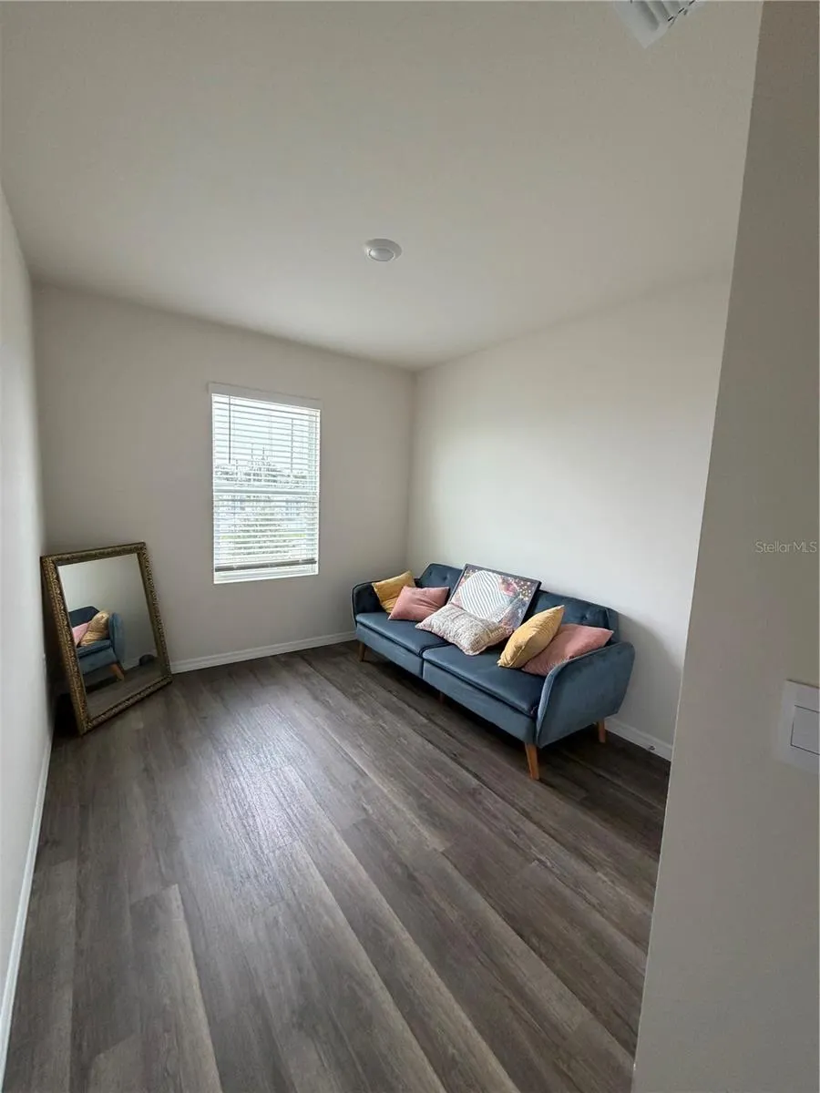 1241 BALSAM DR