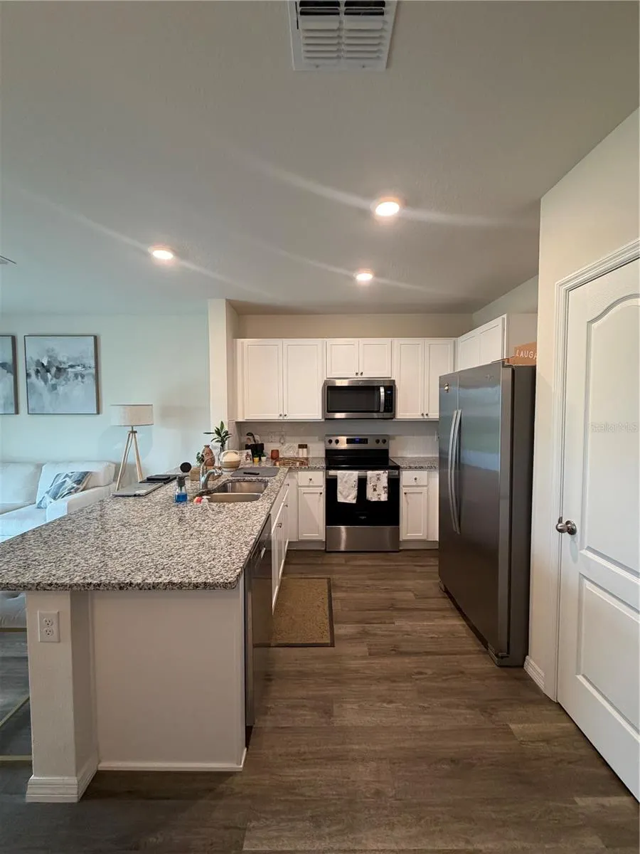 1241 BALSAM DR