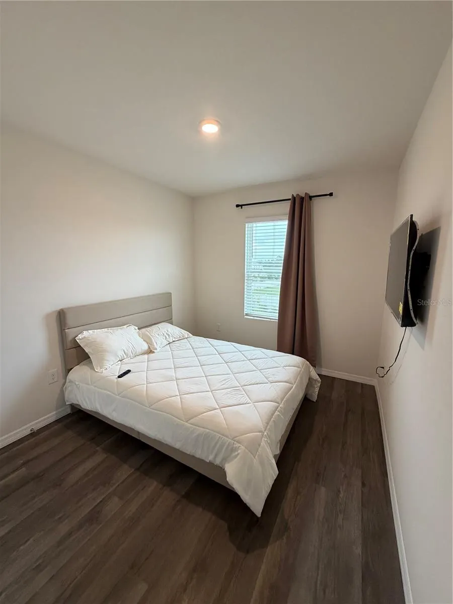 1241 BALSAM DR