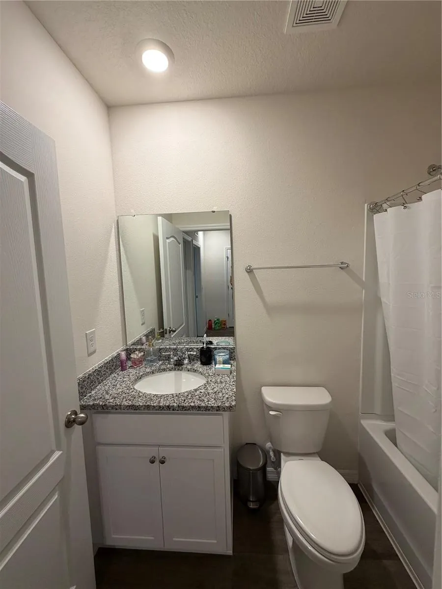 1241 BALSAM DR