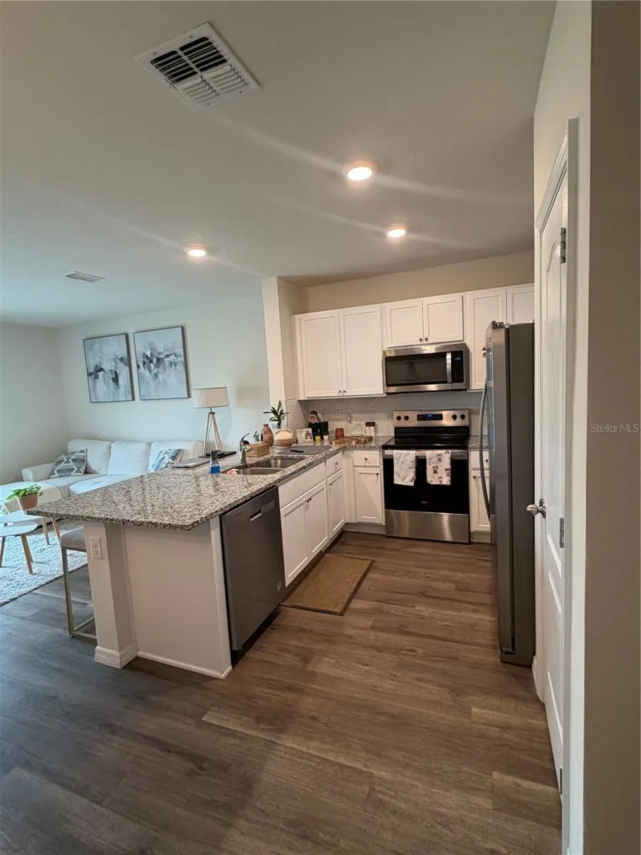 1241 BALSAM DR