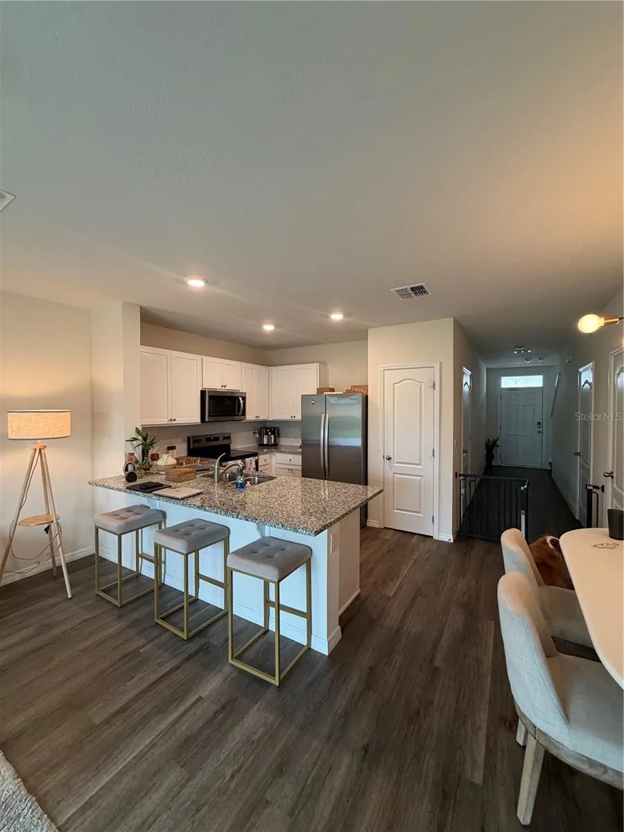 1241 BALSAM DR