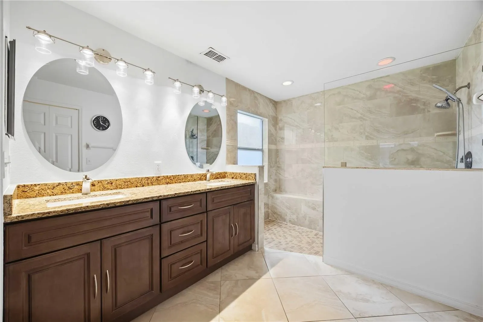 2211 MALLORY CIR
