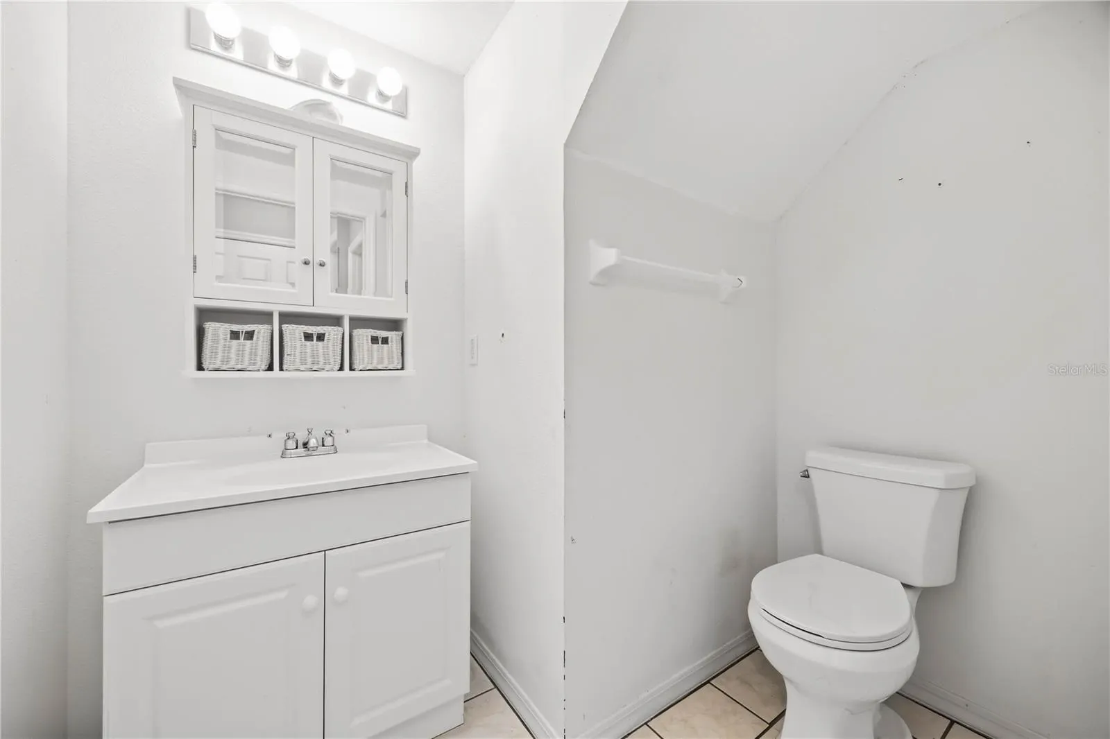 2211 MALLORY CIR