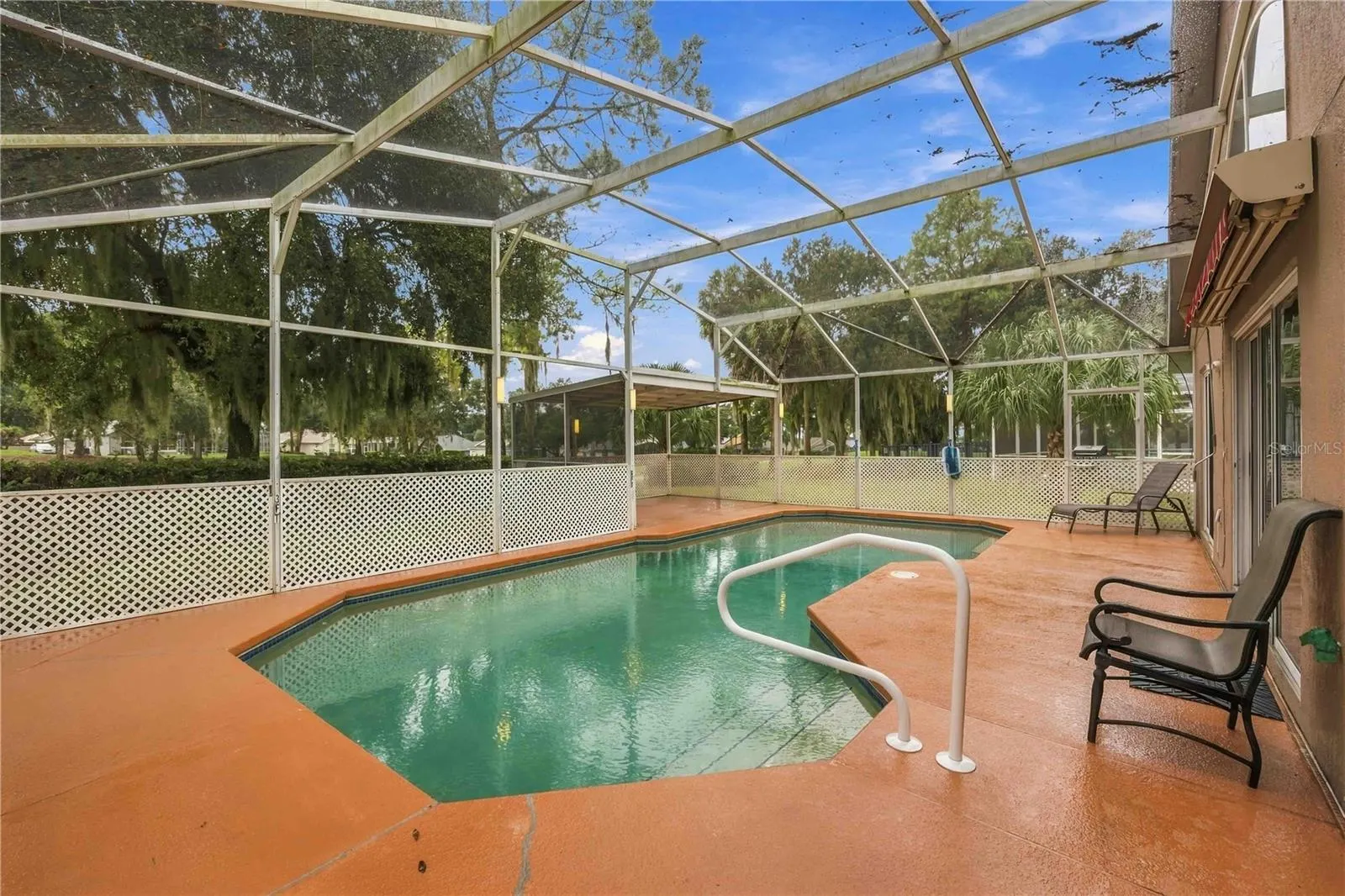 2211 MALLORY CIR