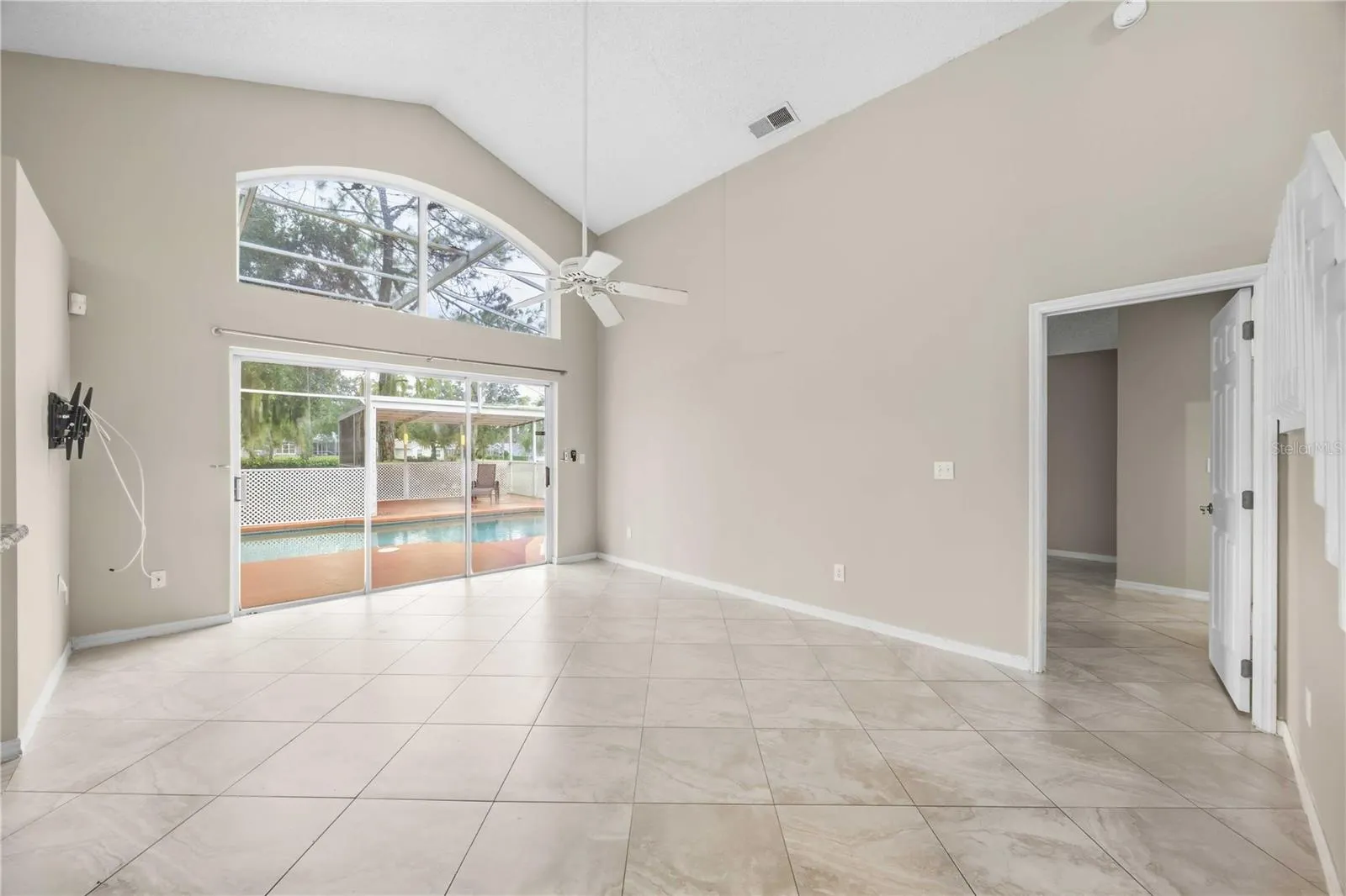 2211 MALLORY CIR