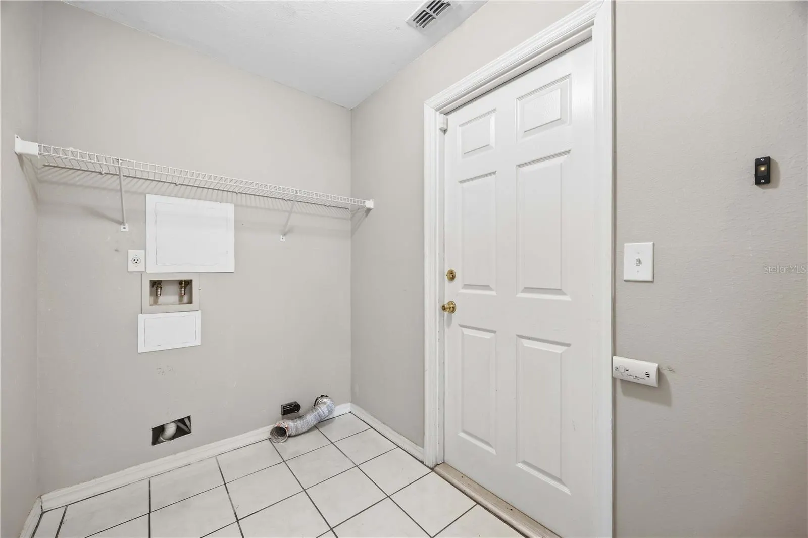 2211 MALLORY CIR