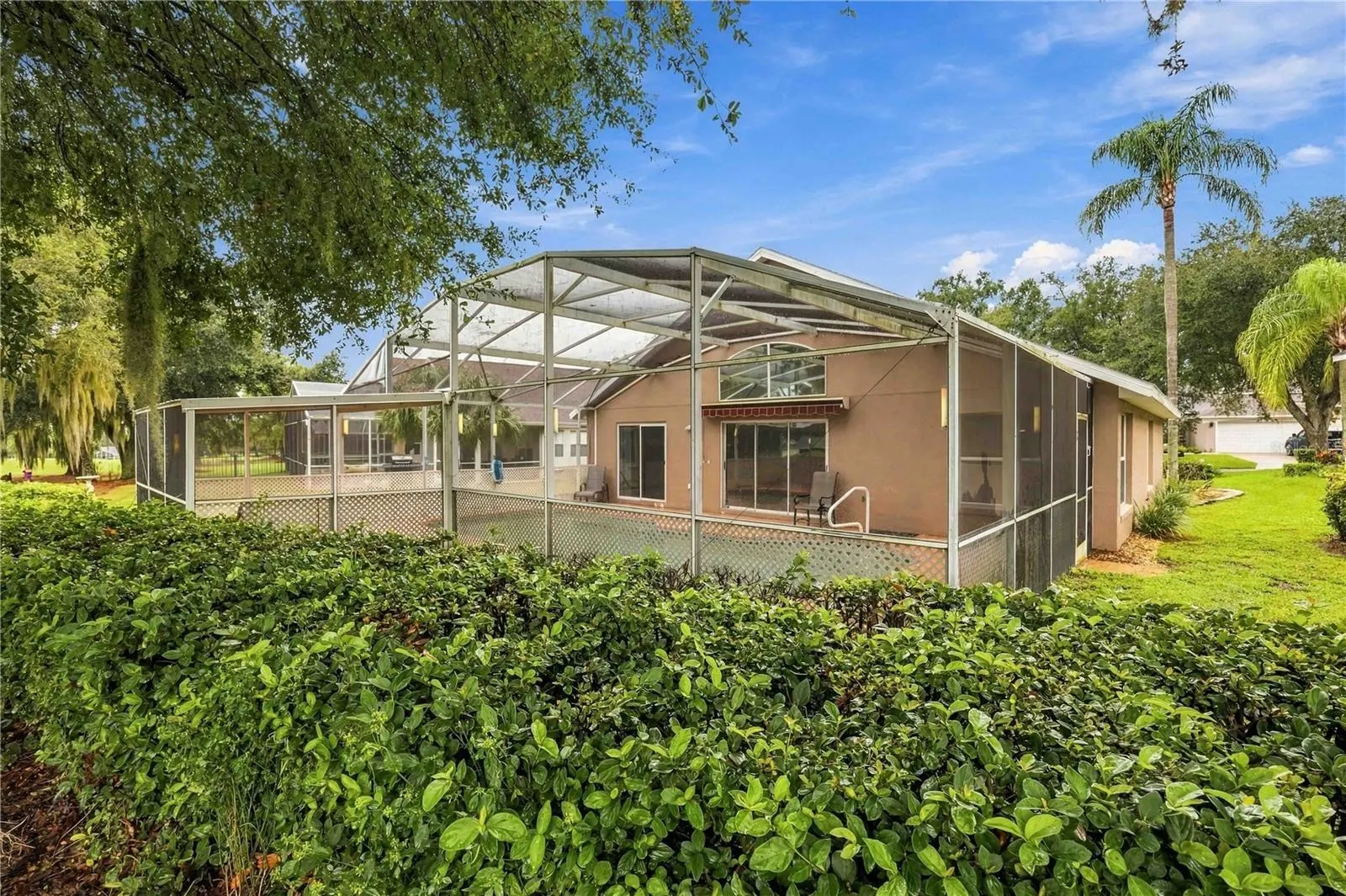 2211 MALLORY CIR
