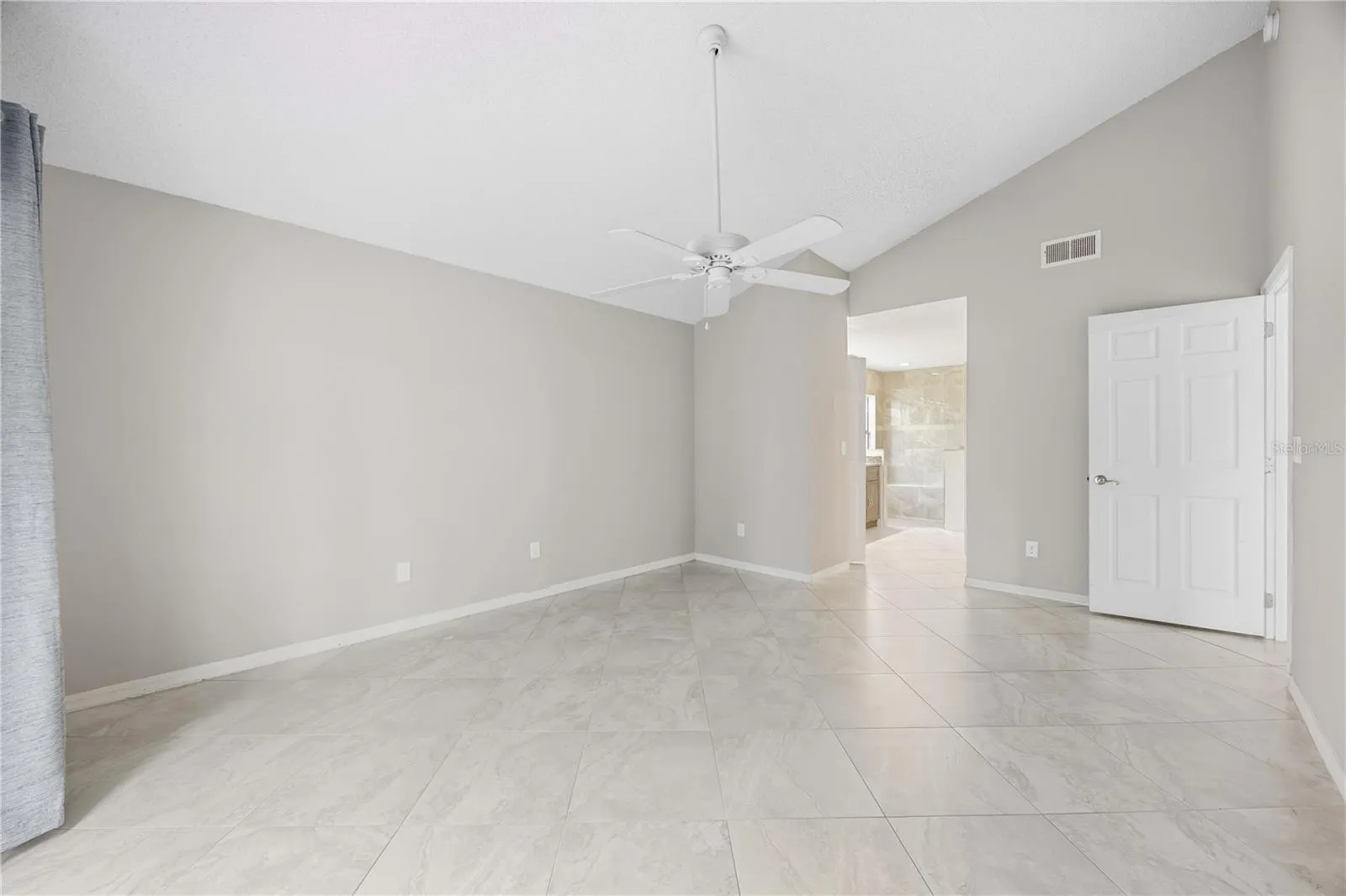2211 MALLORY CIR