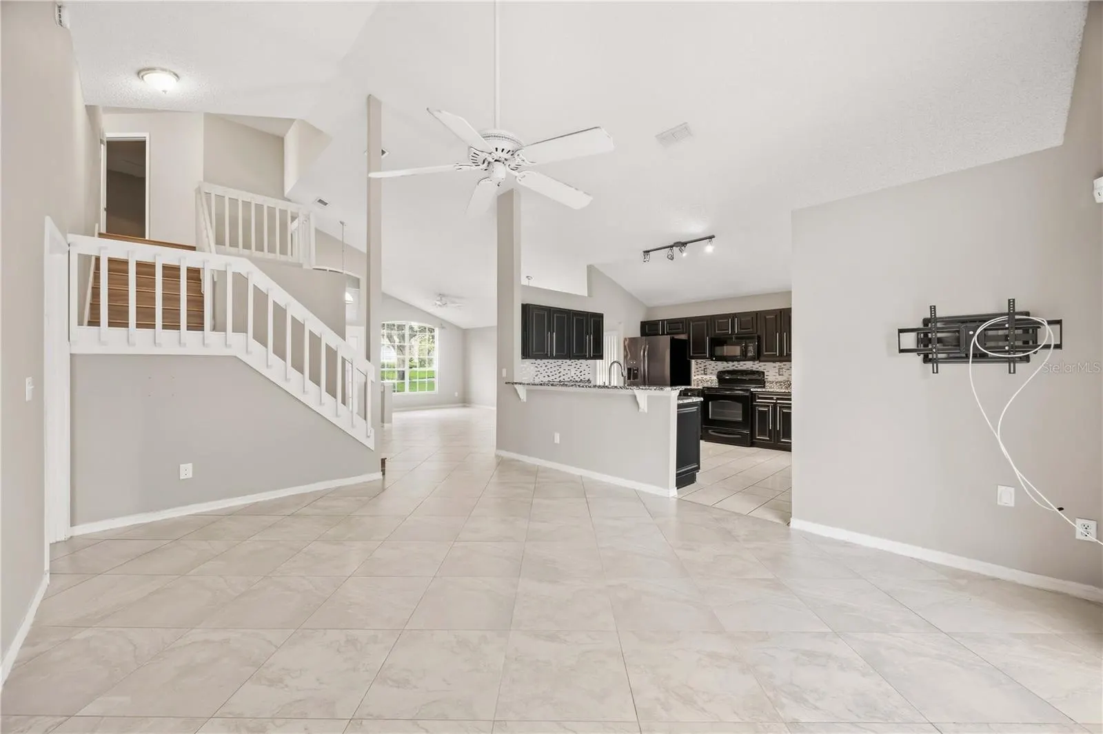 2211 MALLORY CIR