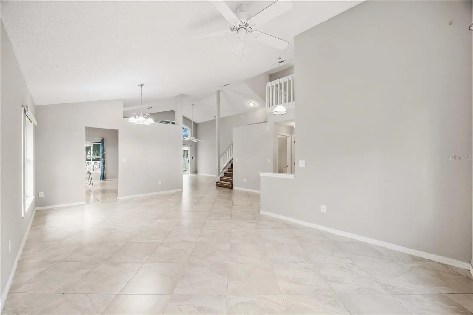 2211 MALLORY CIR