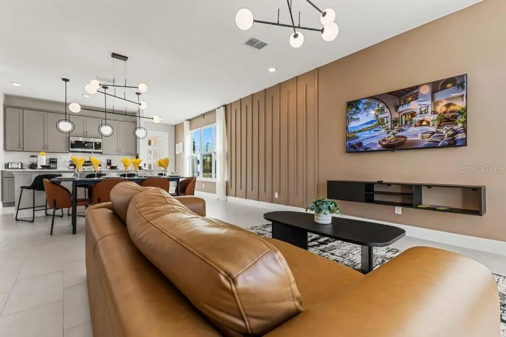 7904 SPECTRUM DR