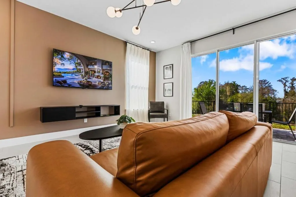 7904 SPECTRUM DR