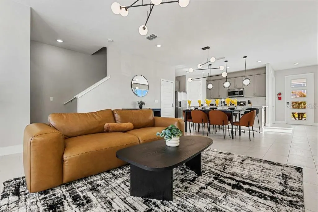 7904 SPECTRUM DR