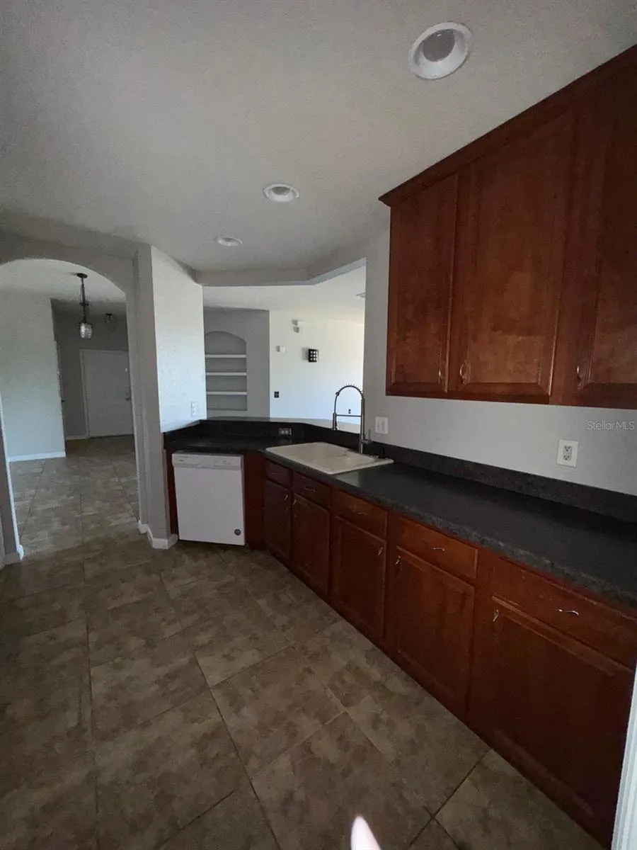 3351 WHITESTONE CIR #301 #301